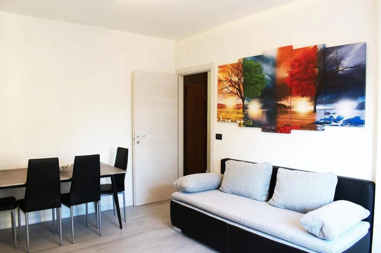 J&M House -Fronte Ospedale- Incluso Netflix E Disney Plus Údine Exterior foto